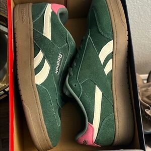 Reebok Forest Green Sneakers with Pink Highlights